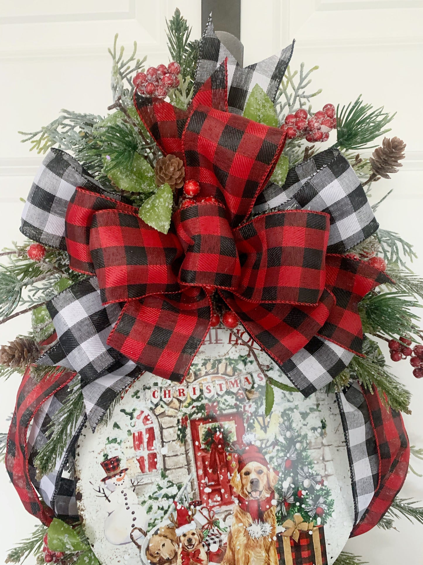 Buffalo Plaid Christmas Swag Wreath with Golden Retriever Dogs