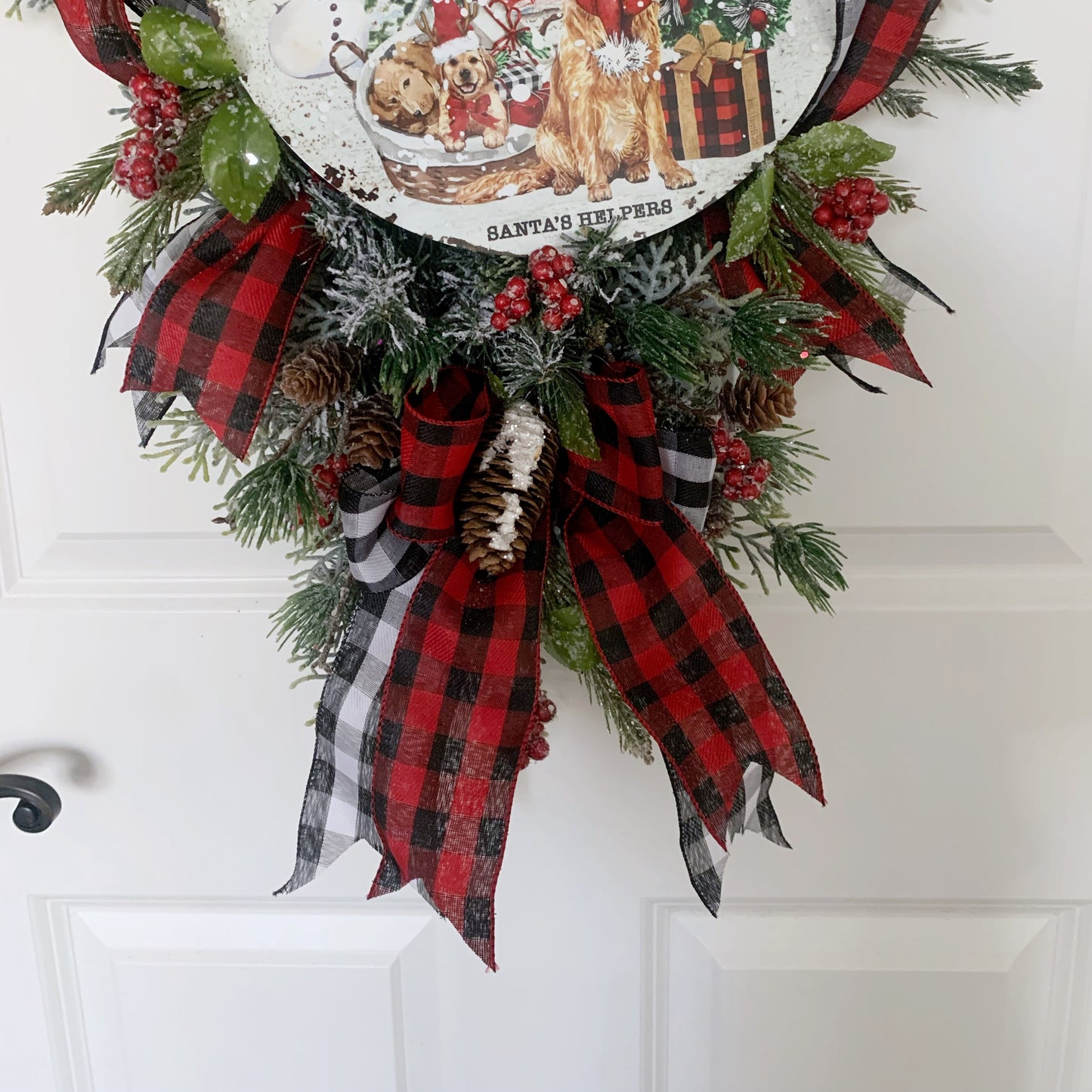 Buffalo Plaid Christmas Swag Wreath with Golden Retriever Dogs